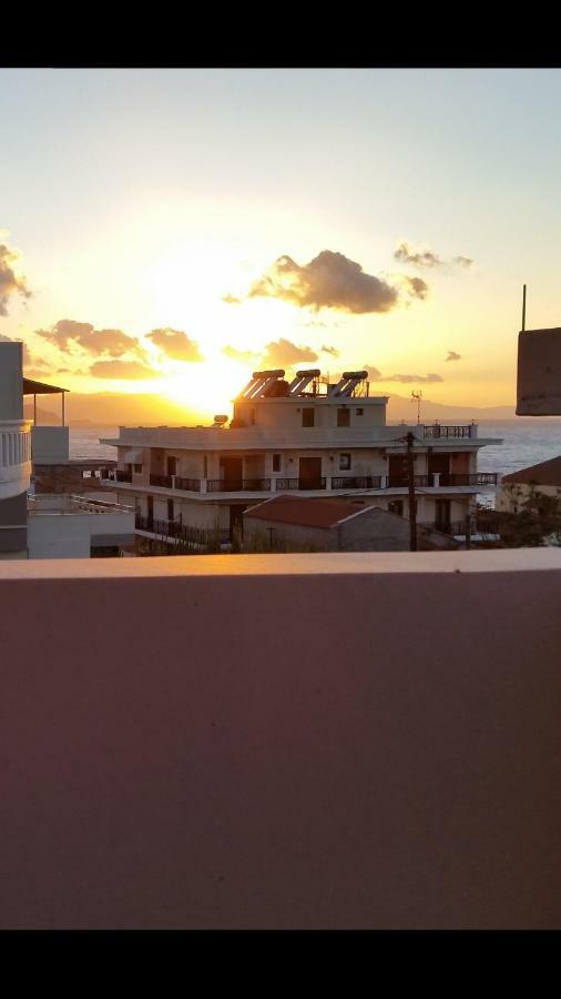 Amazing Sea View Apartment (Adults Only) Hriszí Aktí Haniá Kültér fotó